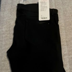 NWT Lululemon Everyday Pant in Black Size 10